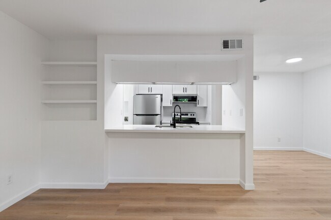 Foto del edificio - 815 Lyle West Ave