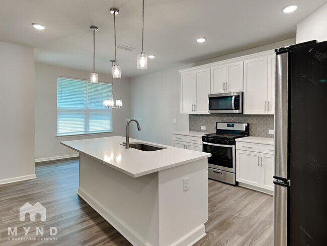 Building Photo - 683 Riverwood Pass