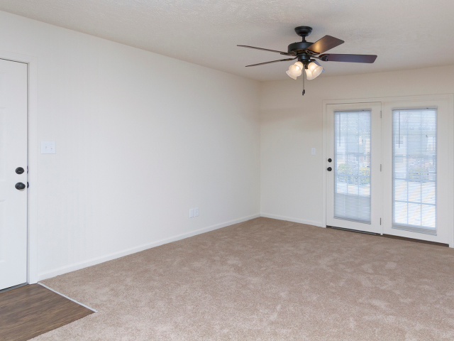 Living Area - Concord Manor Apartments