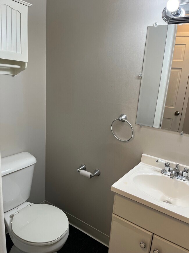 Foto del edificio - 28446 Raleigh Crescent Dr