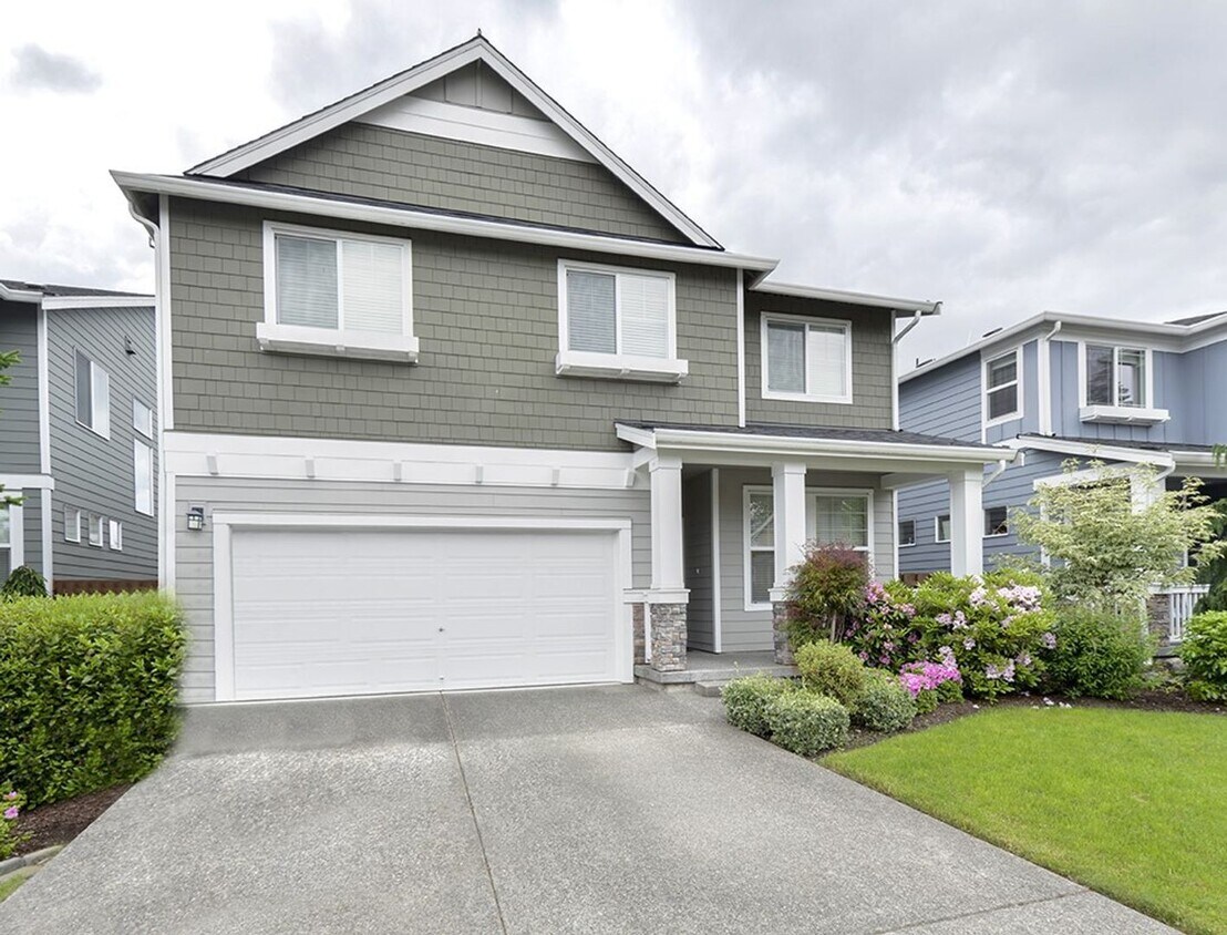 Foto principal - Maple Valley Stunning 5+ Bedroom 2.75 Bath