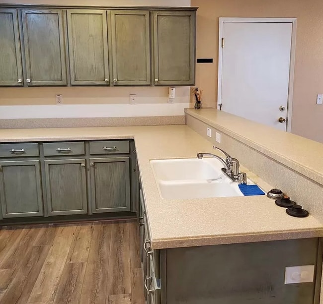 Building Photo - 3034 Roadrunner Dr
