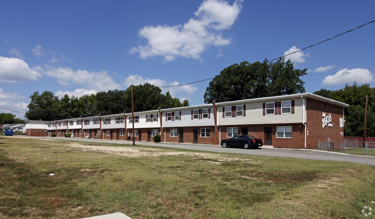 Primary Photo - The 2908 Apts.