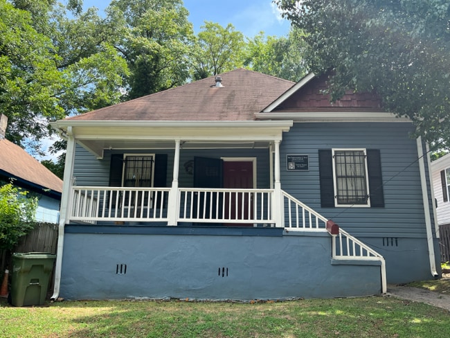 Building Photo - 810 Parsons St SW