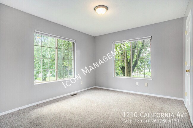 Foto del edificio - 1210 California Ave
