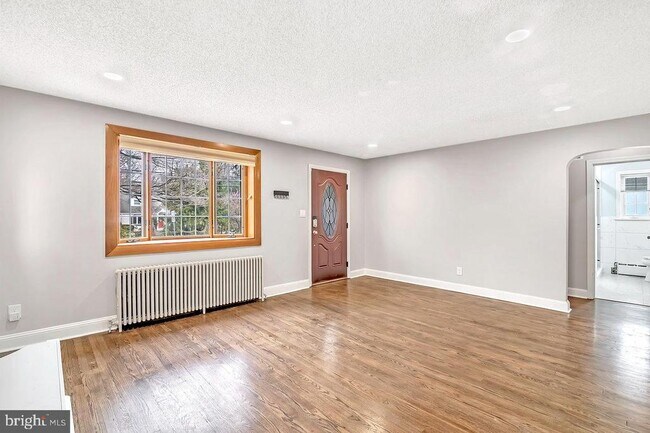 Foto del edificio - 32 Cranbury Rd