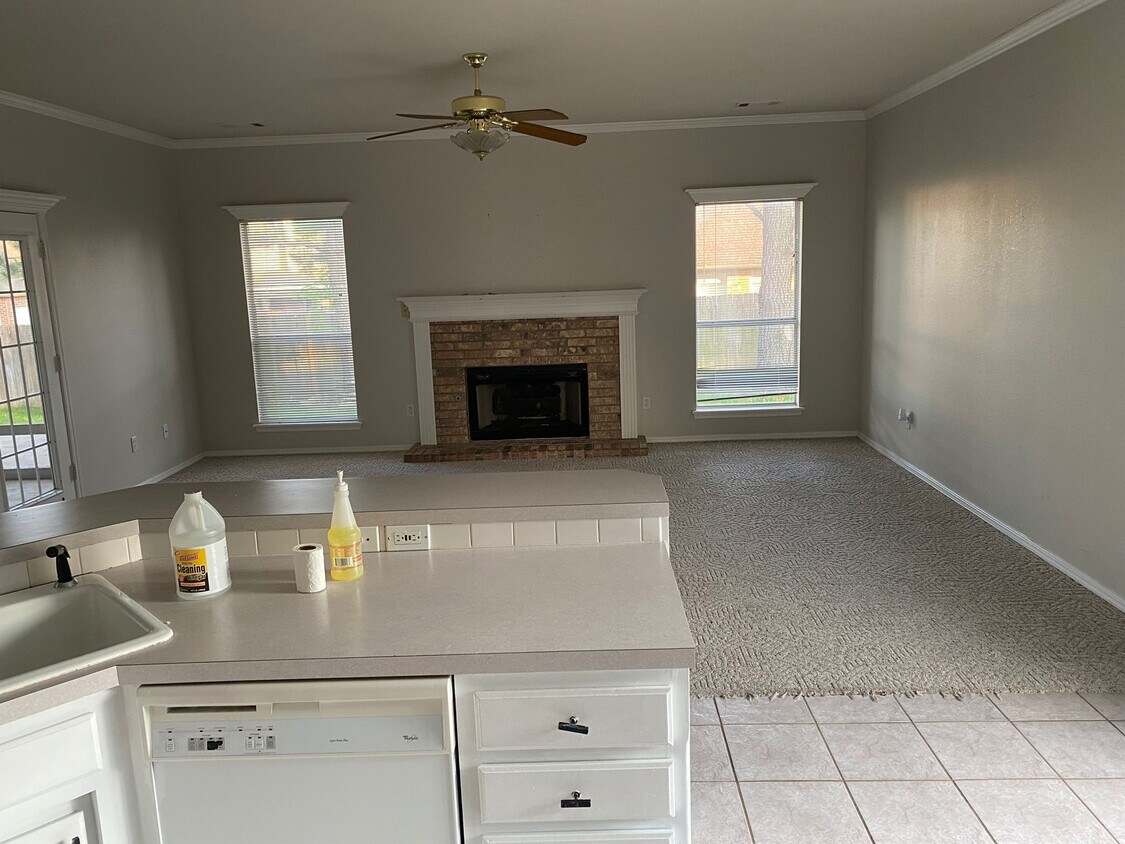 4405 W Freeport Cir, Broken Arrow, OK 74012 House for Rent in Broken