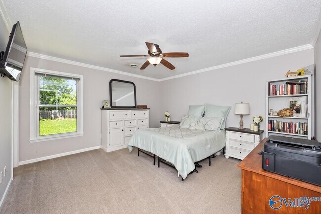 Foto del edificio - 2303 Buckingham Dr SW