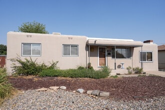 Building Photo - 1104 N Buena Vis Ave