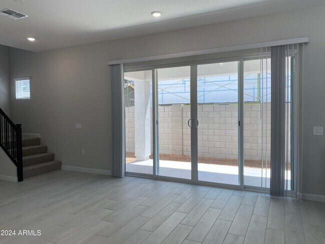 Foto del edificio - 4853 E St John Rd