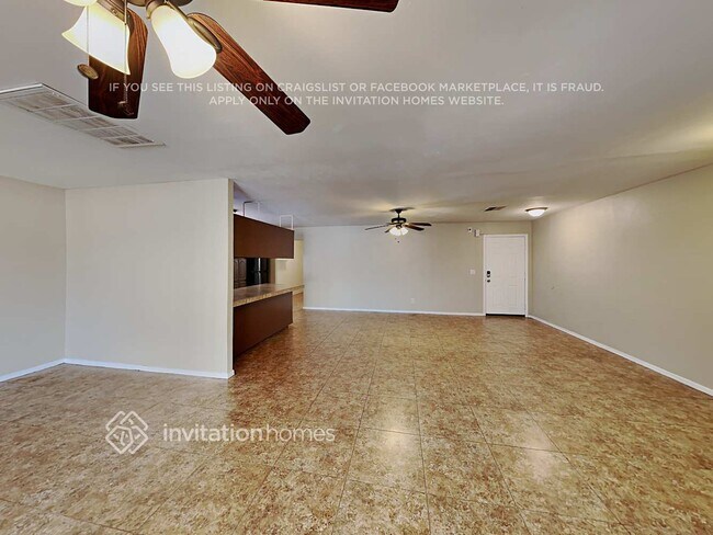 Foto del edificio - 5849 N 62nd Dr