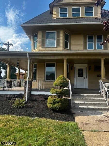 Building Photo - 259 Elm Ave