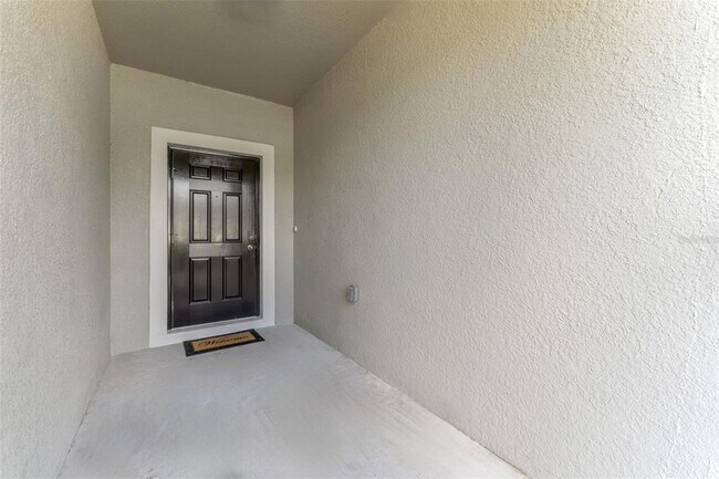Building Photo - 23220 Willow Glen Way