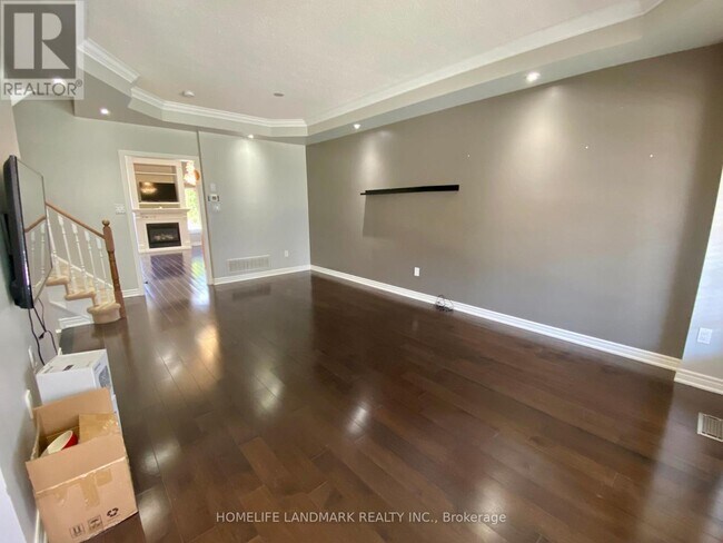 Building Photo - 259 Gatwick Dr