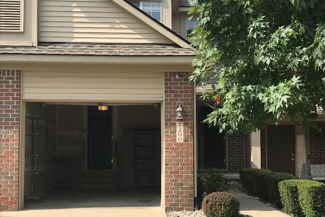 Building Photo - 7200 Lavender Ln