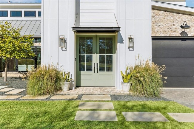 Foto del edificio - 5000 Creek Meadow