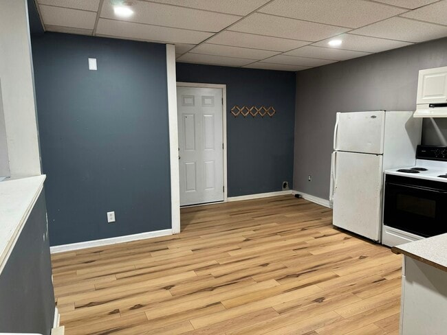 Building Photo - 7376 N Bergen Rd
