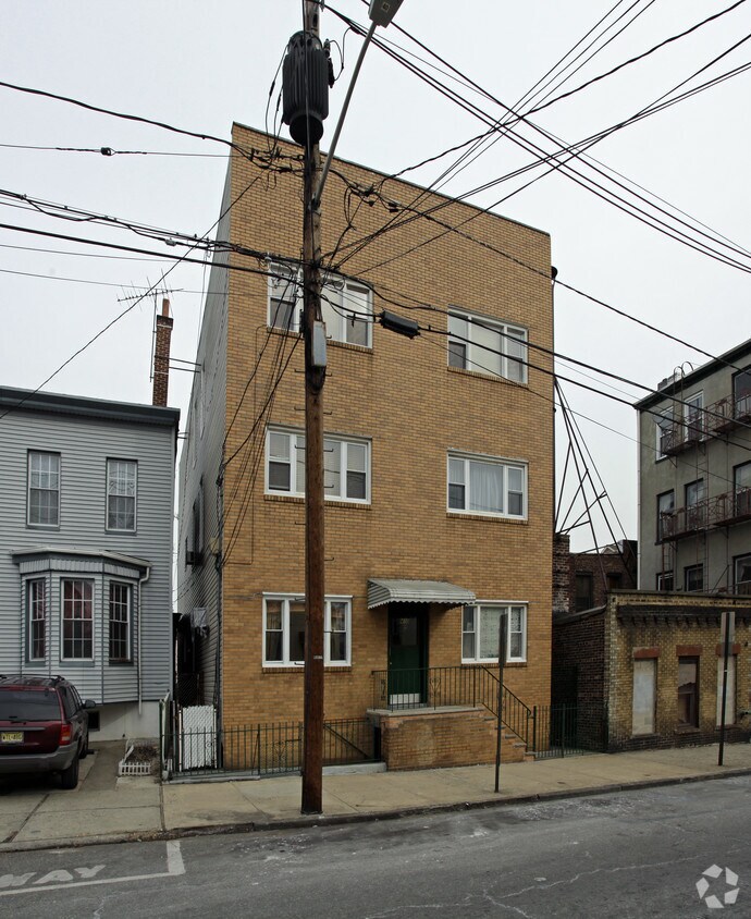 Building Photo - 410 17th St