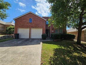Building Photo - 2408 Finch Dr