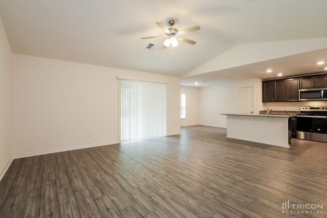 Building Photo - 34 Raemond Ln