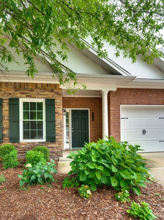 Building Photo - 902 Catlow Ct