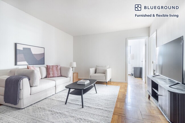Building Photo - 300 E 46th St