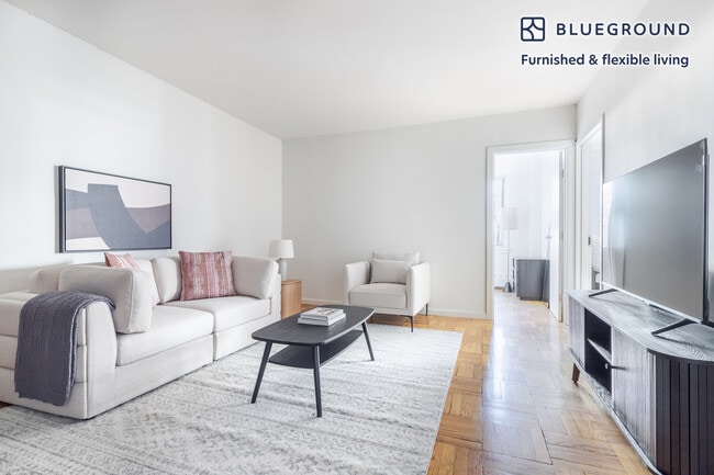 Building Photo - 300 E 46th St