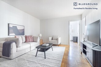 Building Photo - 300 E 46th St