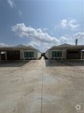 Building Photo - 1200 E Hibiscus Ave