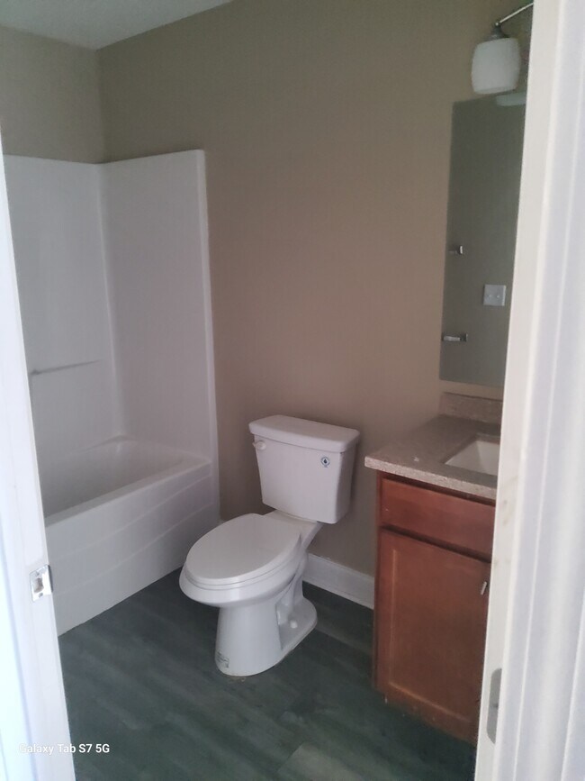 Building Photo - Ronald Pride Duplex Unit A