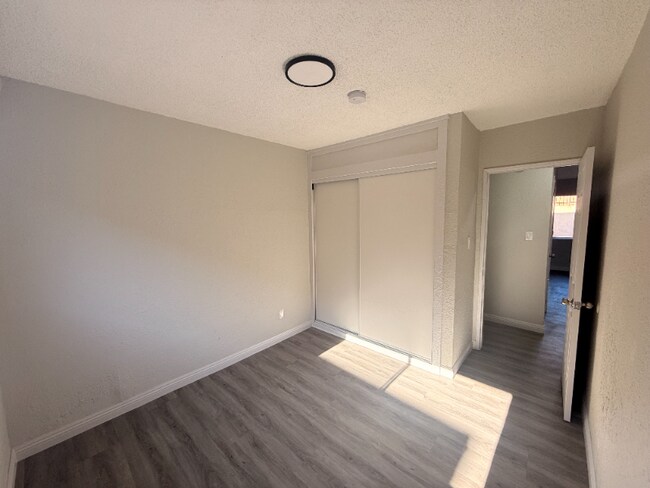 Foto del edificio - 4304 S Hoover St