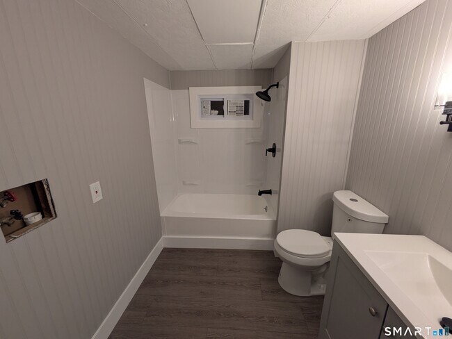 Foto del edificio - 183 N Main St