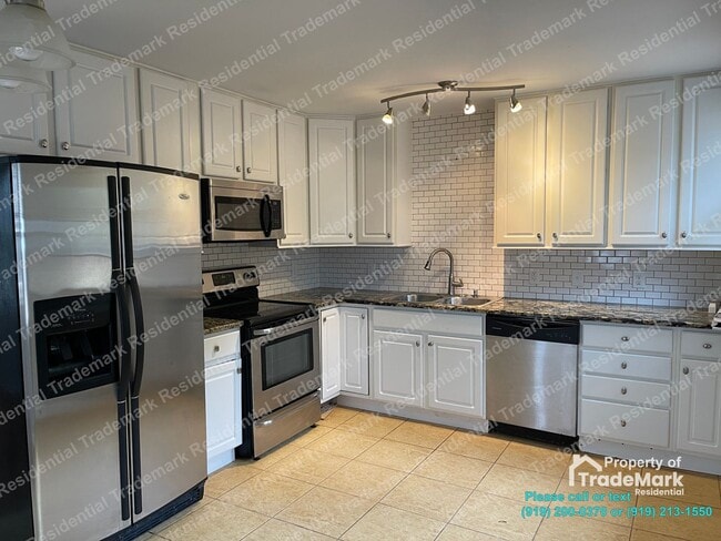 Building Photo - Charming 3-Bedroom Home in a Quiet Area!