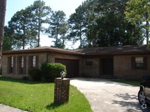 Building Photo - 222 Hugh Thomas Dr