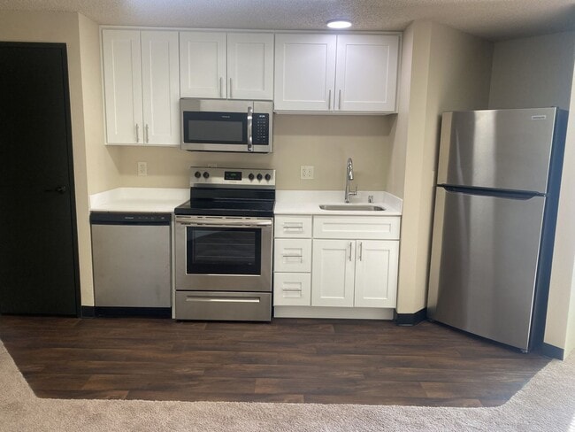 Interior Photo - Park 3025