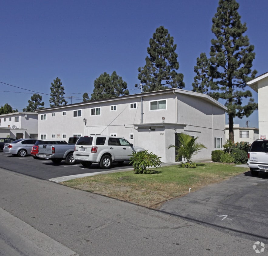Building Photo - 12571 Kensington Ln