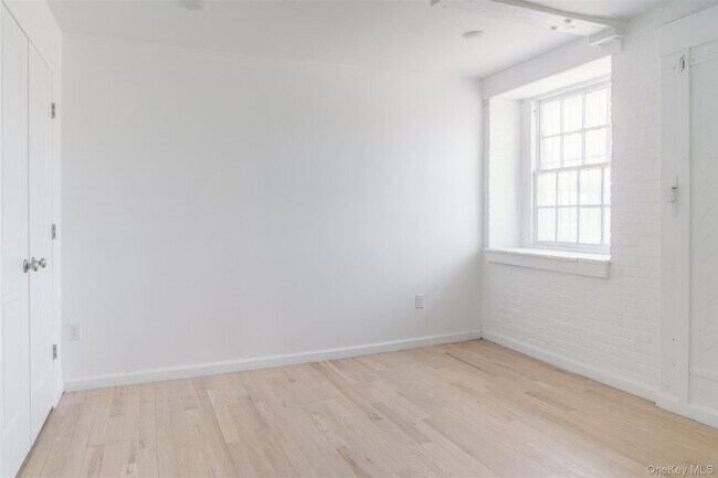 Foto del edificio - 155 S River St