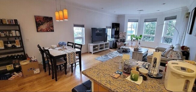 Foto del edificio - 629 Hammond St