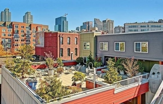 Foto del edificio - 2440 Western Ave