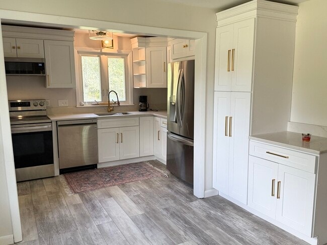 Building Photo - 203 Wales Rd