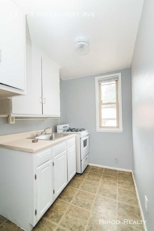 Building Photo - 111 W Bellecrest Ave