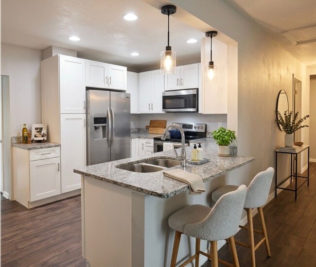 Foto del edificio - 4606 River Hills Dr