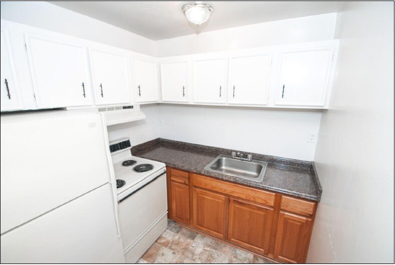 Building Photo - 519 Ashlawn Dr