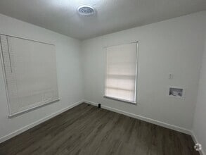 Building Photo - 2309 Glendale Dr
