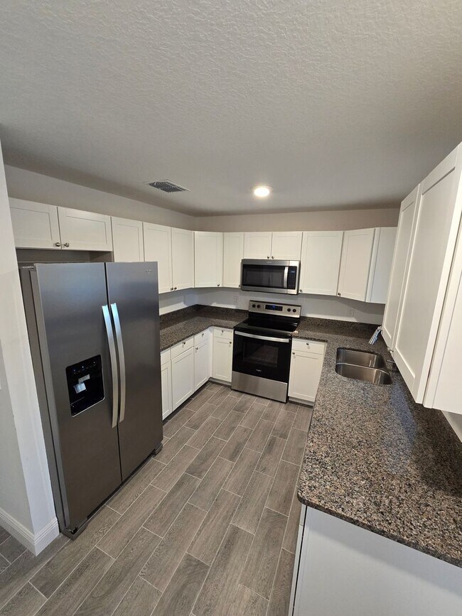 Foto del edificio - Brand-New 3/2 Townhouse in Lakeside!!!