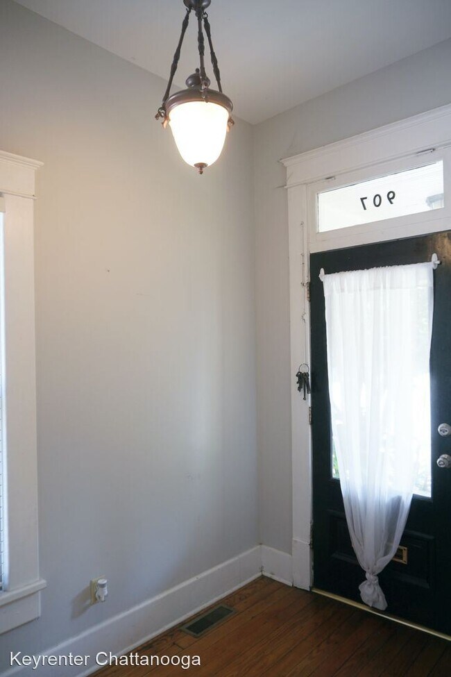 Building Photo - 3 br, 1.5 bath House - 907 Magnolia St
