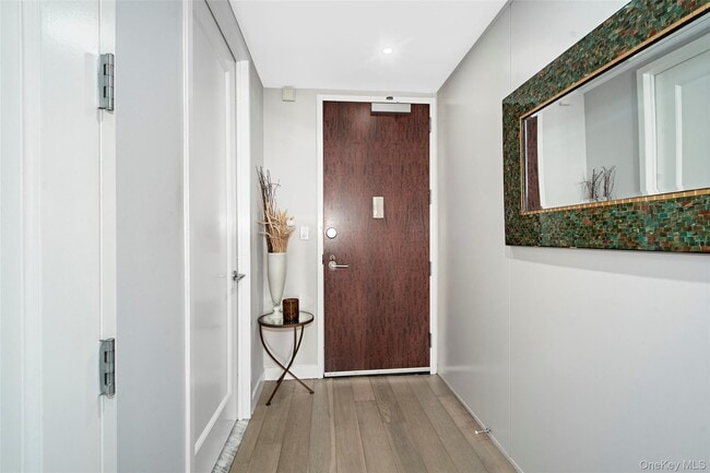 Building Photo - 10 City Pl