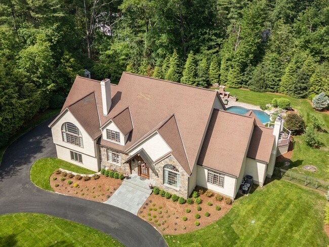 Foto del edificio - 37 Greystone Ln