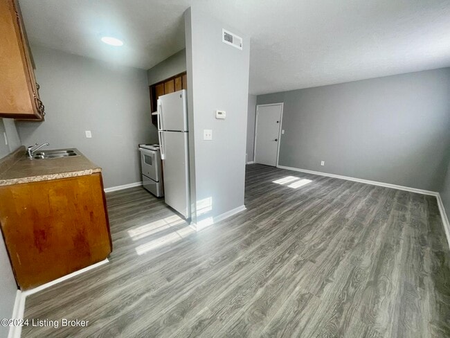 Building Photo - 3409 Prestwood Dr