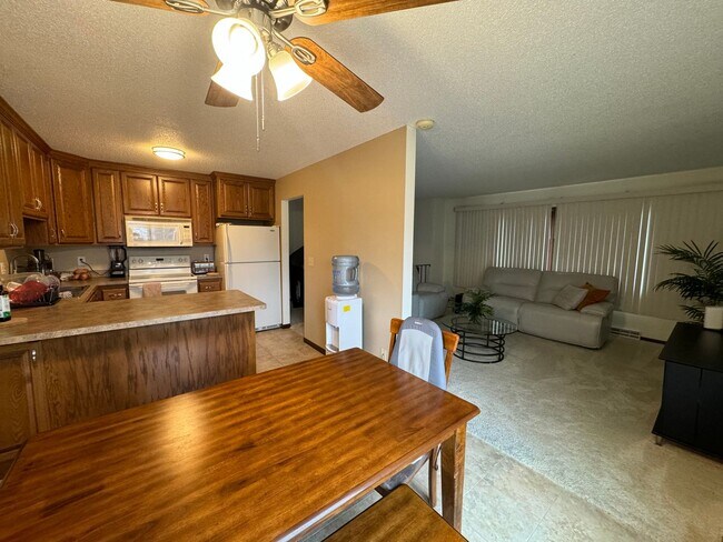 Foto del edificio - Great 3 BR/2 BA Townhome in Vadnais Heights!